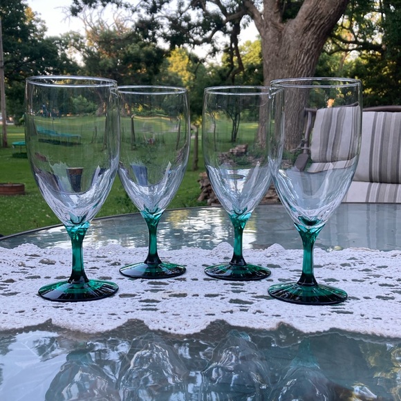 Vintage Libbey Set of 4 Juniper Green Stem Iced Tea, Wine or Water Goblets - Picture 1 of 8